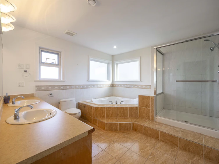 13305 87b Avenue, Surrey, BC, V3W 6B9 - 22
