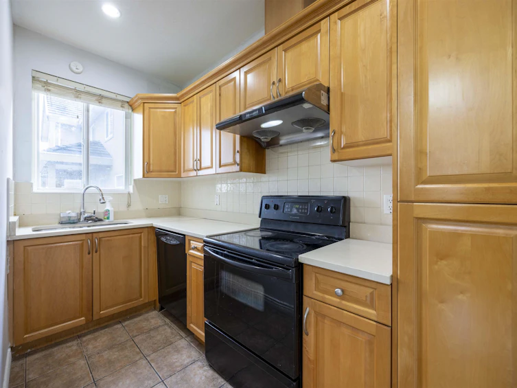 13305 87b Avenue, Surrey, BC, V3W 6B9 - 9