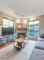 310 2357 Whyte Avenue