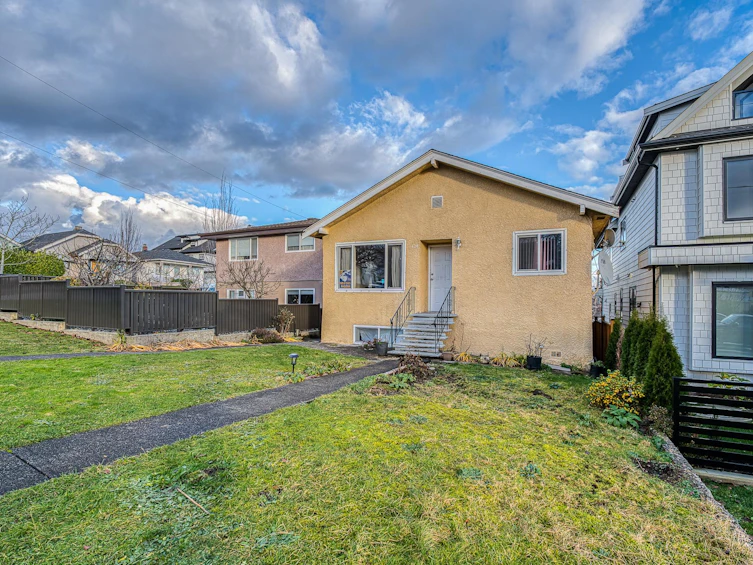 620 Slocan Street, Vancouver, BC, V5K 3X7 - 3