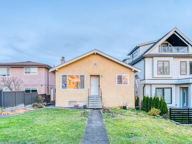 620 Slocan Street, Vancouver, BC, V5K 3X7