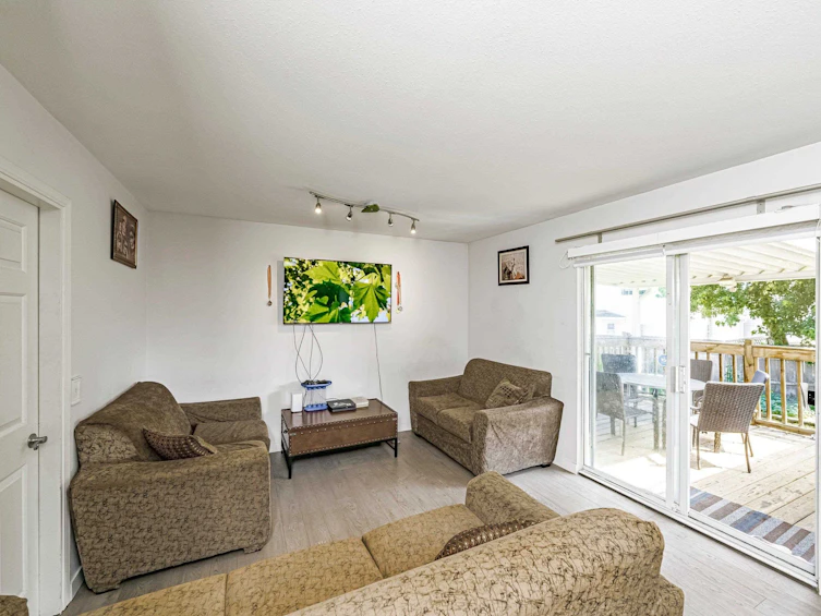 8484 120a Street, Surrey, BC, V3W 9R3 - 9