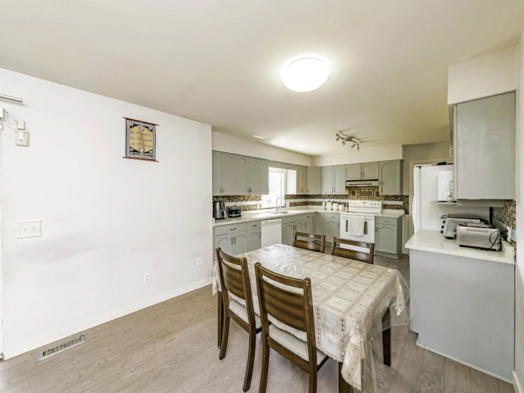 8484 120a Street, Surrey, BC, V3W 9R3 - 14