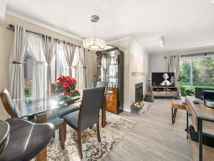 8574 Woodgrove Place, Burnaby, BC, V5A 4B1 - 4