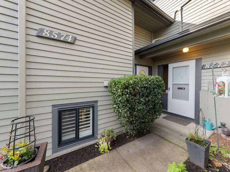 8574 Woodgrove Place, Burnaby, BC, V5A 4B1 - 29