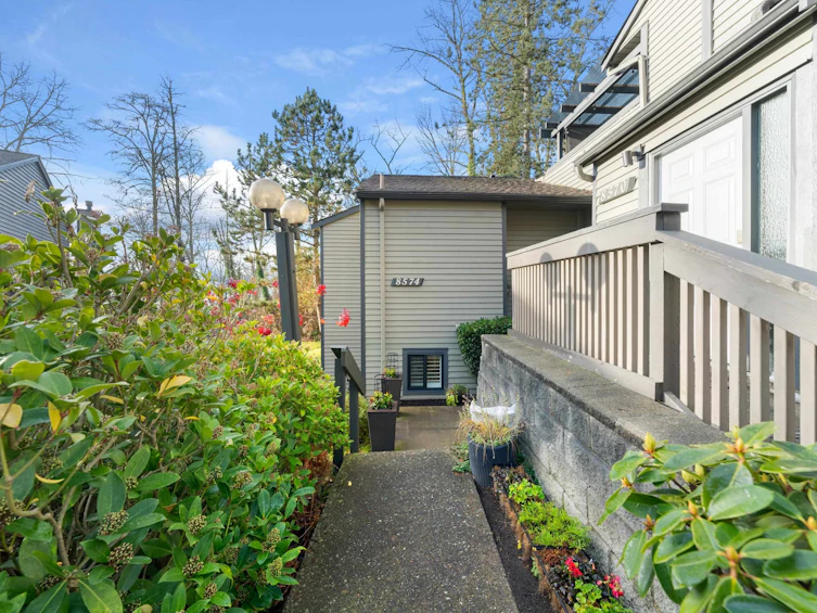 8574 Woodgrove Place, Burnaby, BC, V5A 4B1 - 30