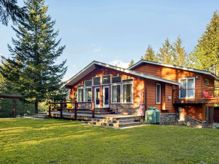 1911 Sweetwater Lane, Pemberton, BC, V0N 2K0 - 2