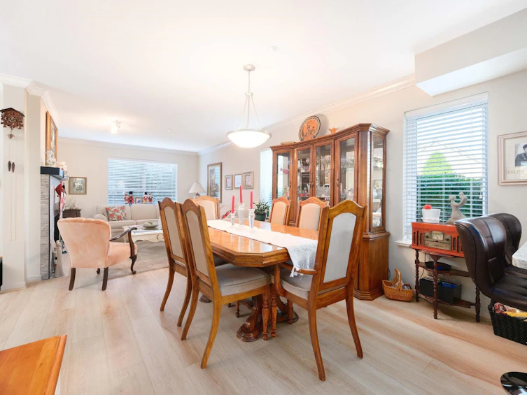 10-323 Governors Court, New Westminster, BC, V3L 5S6 - 5