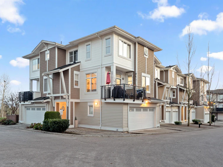 102-19433 68 Avenue, Surrey, BC, V4N 6M8
