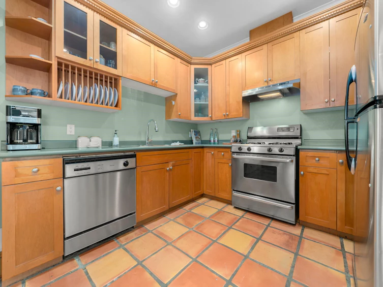 356 W Keith Road, North Vancouver, BC, V7M 1M1 - 10
