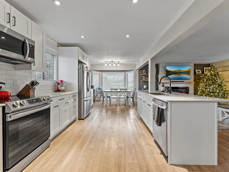 8746 Ashwell Road, Chilliwack, BC, V2P 6W1 - 5