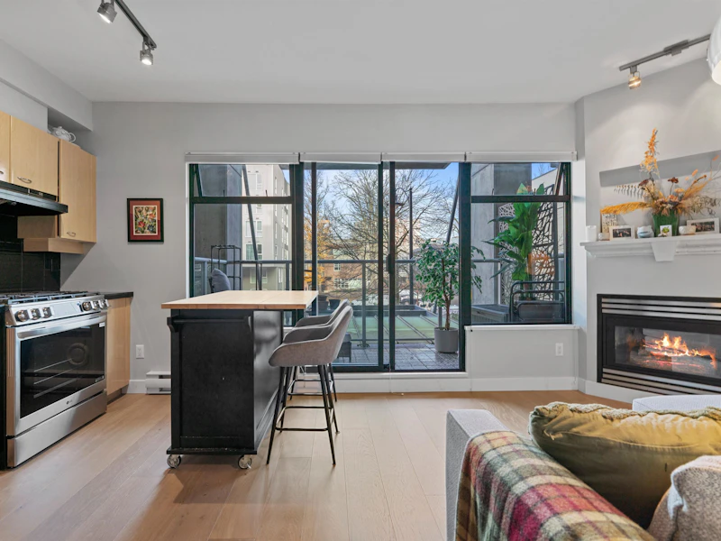 203 - 2228 Marstrand Avenue, Vancouver BC V6K 4T1