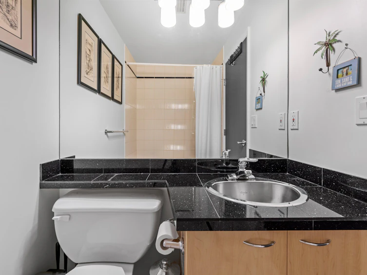 203-2228 Marstrand Avenue, Vancouver, BC, V6K 4T1 - 13