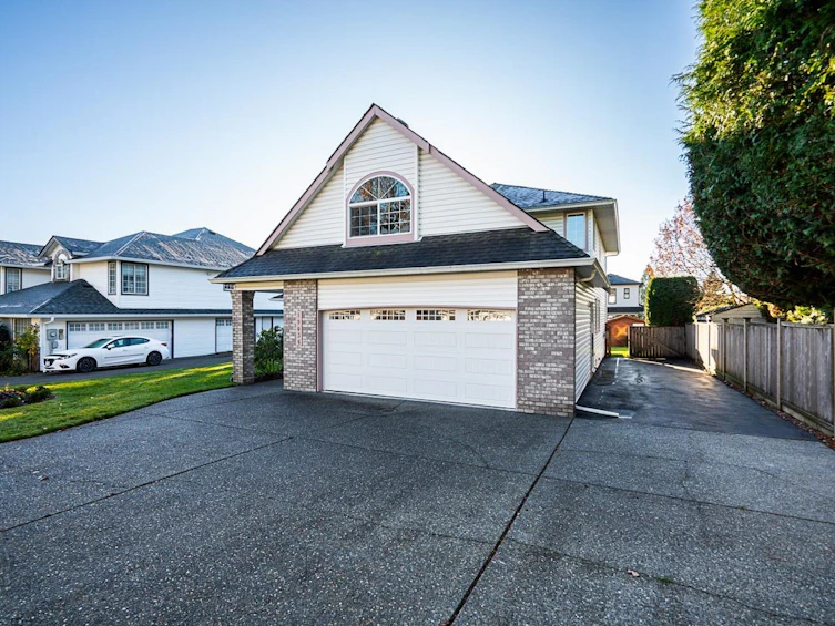 19036 62 Avenue, Surrey, BC, V3S 8H7 - 2