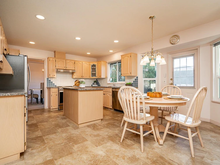 19036 62 Avenue, Surrey, BC, V3S 8H7 - 12