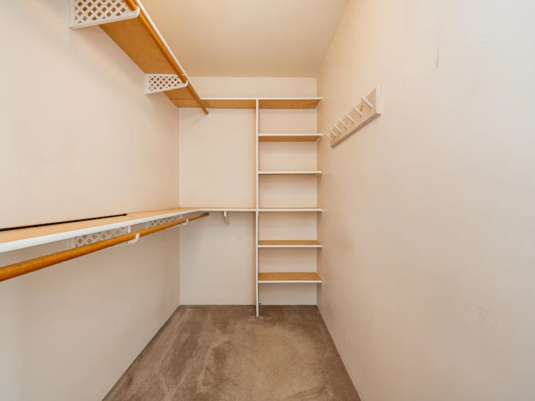 19036 62 Avenue, Surrey, BC, V3S 8H7 - 19