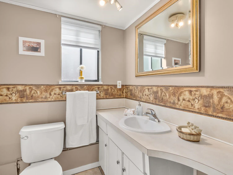 8532 112 Street, Delta, BC, V4C 4W9 - 8