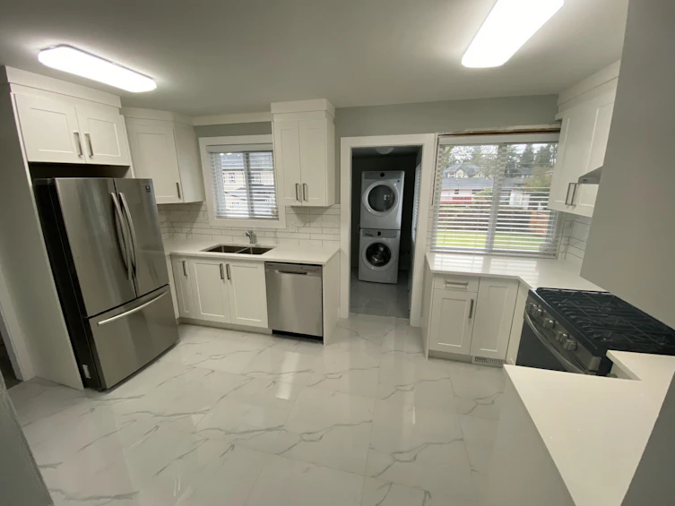 13827 Berg Road, Surrey, BC, V3R 5L2 - 13