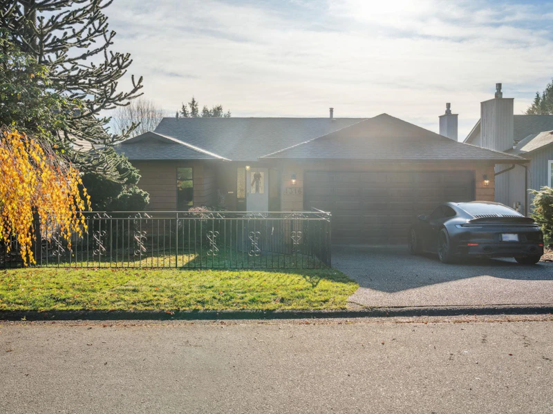 1316 Campion Lane, Port Moody BC V3H 4B1