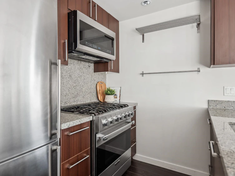 1008-108 W 1st Avenue, Vancouver, BC, V5Y 0H4 - 9
