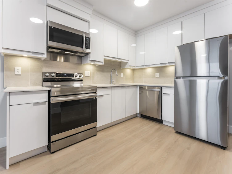 405-3050 Kingsway, Vancouver, BC, V5R 5J7 - 2