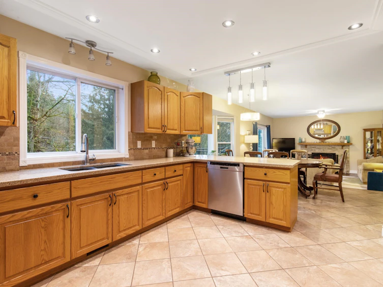 35383 Munroe Avenue, Abbotsford, BC, V3G 1L4 - 7