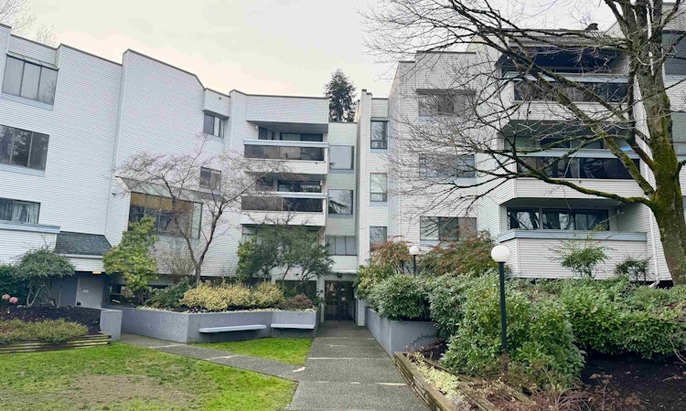 107-8760 Blundell Road