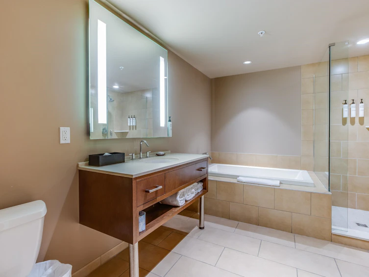 303C-2020 London Lane, Whistler, BC, V0N 1B2 - 19