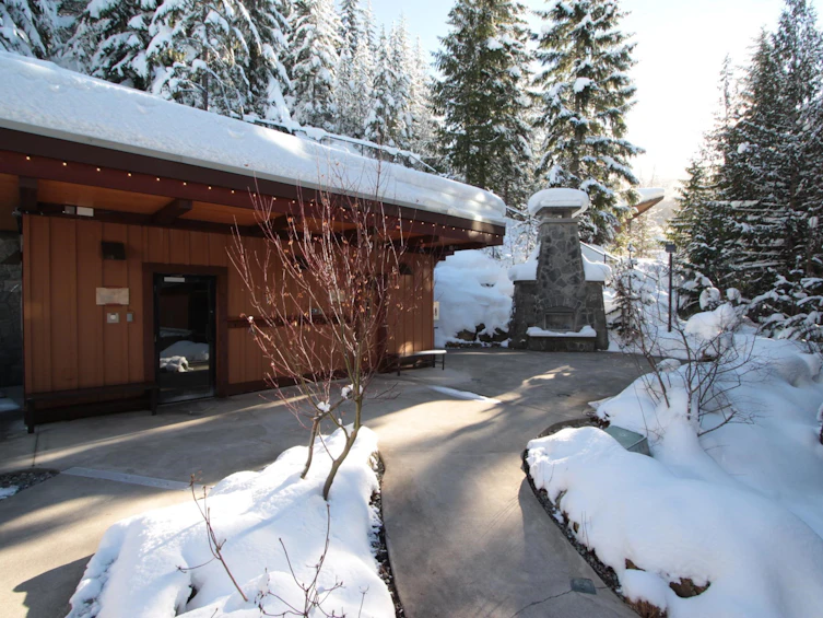 303C-2020 London Lane, Whistler, BC, V0N 1B2 - 25
