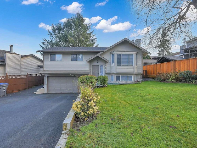 8048 138a Street, Surrey, BC, V3W 9A8