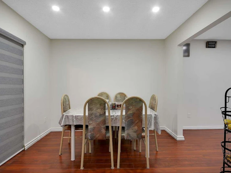 8048 138a Street, Surrey, BC, V3W 9A8 - 8