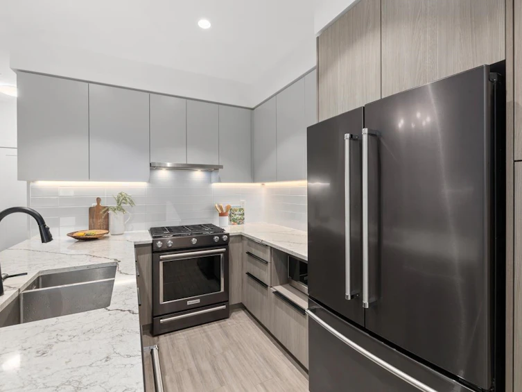 402-2408 Grant Street, Vancouver, BC, V5K 3G4 - 7