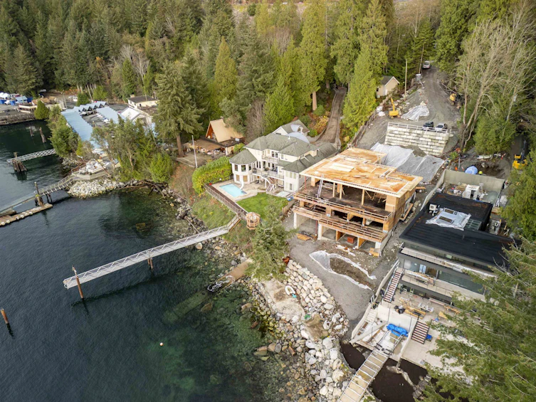 8925 Lawrence Way, West Vancouver, BC, V7W 2T7 - 25