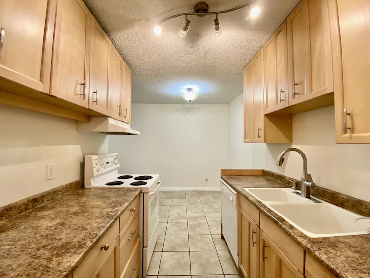 119-2012 Fullerton Avenue, North Vancouver, BC, V7P 3E3