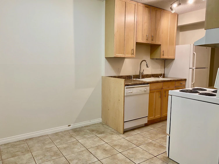 119-2012 Fullerton Avenue, North Vancouver, BC, V7P 3E3 - 3