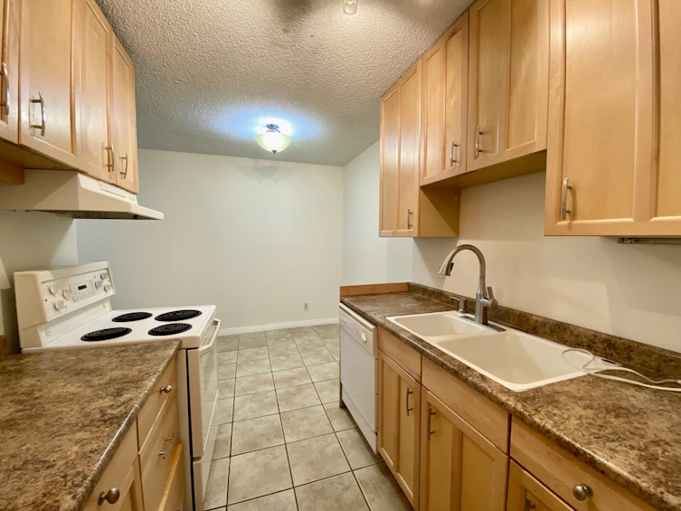 119-2012 Fullerton Avenue, North Vancouver, BC, V7P 3E3 - 5