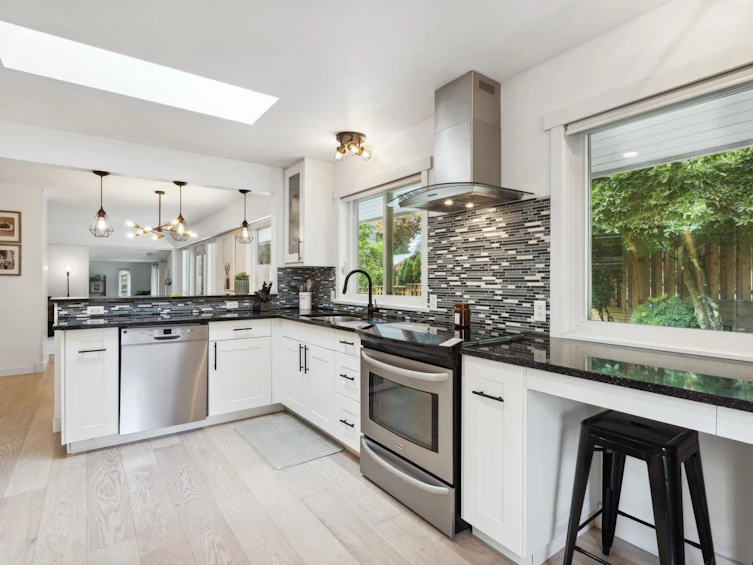 1937 Berkley Avenue, North Vancouver, BC, V7H 1Z4 - 15