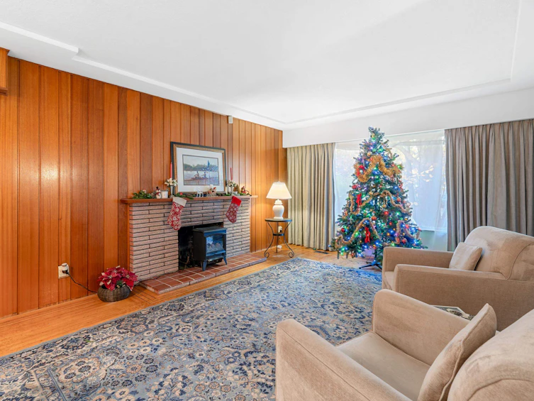 6987 Tyne Street, Vancouver, BC, V5S 3M4 - 2