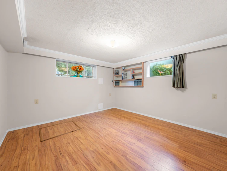 6987 Tyne Street, Vancouver, BC, V5S 3M4 - 22