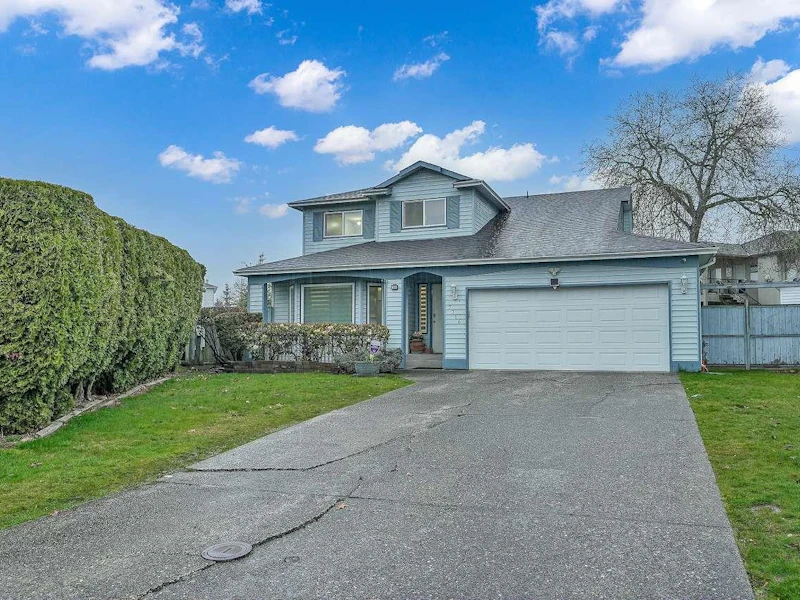 7366 123rd Street, Surrey BC V3W 5S3