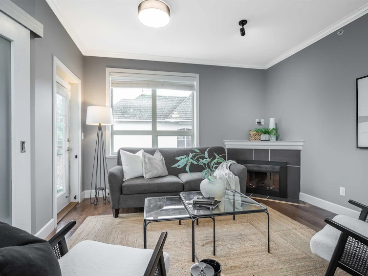 300-15268 18 Avenue, Surrey, BC, V4A 1W8 - 18