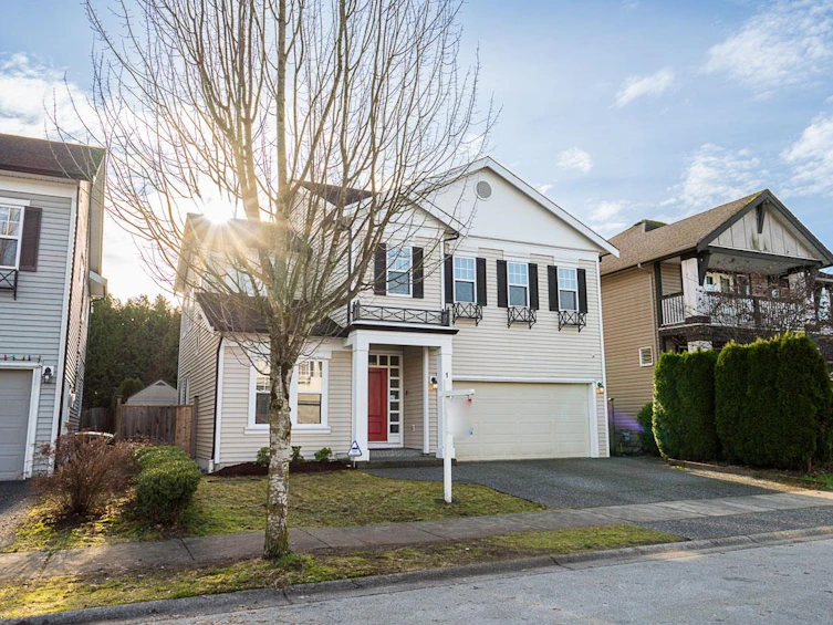 19488 Hoffmann Way, Pitt Meadows, BC, V3Y 2W8 - 2