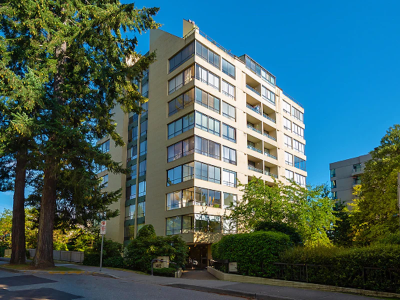 403 - 1412 Esquimalt Avenue, West Vancouver BC V7T 1K7