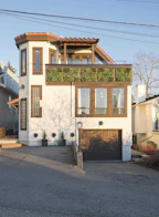 952 Habgood Street