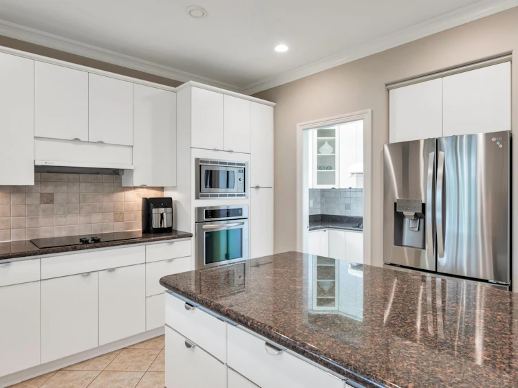 8200 Fairlane Road, Richmond, BC, V7C 1Y4 - 8