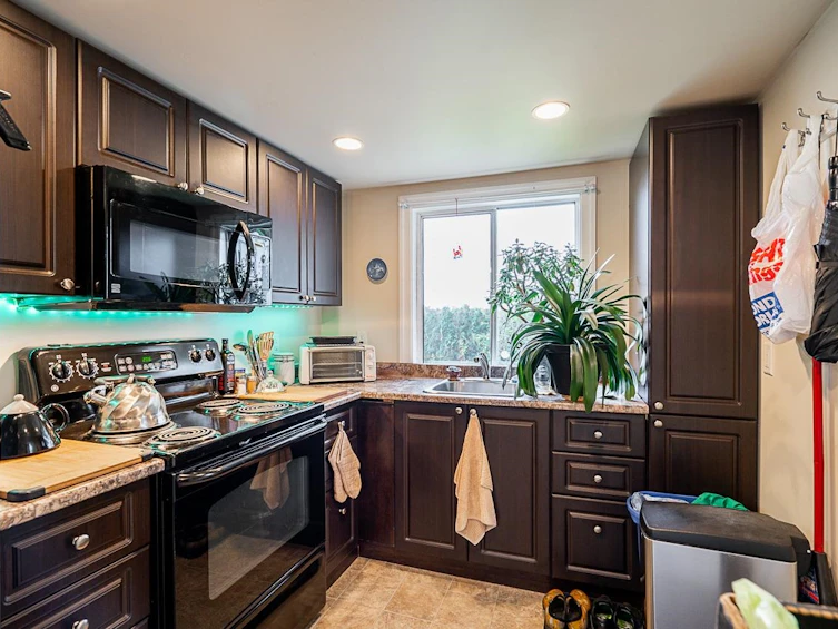 5634 Marine Drive, Burnaby, BC, V5J 3G8 - 4
