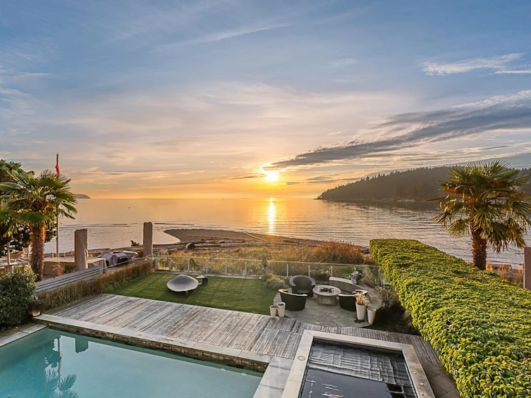 4382 Ross Crescent, West Vancouver, BC, V7W 1B2