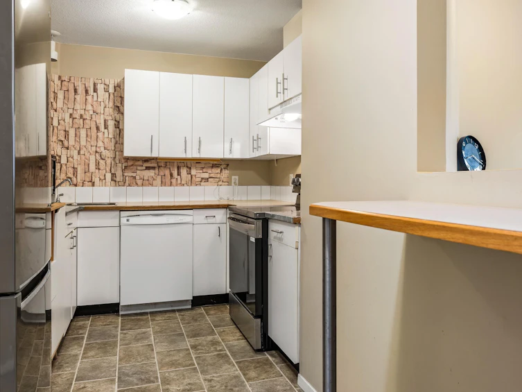 203-46351 Yale Road, Chilliwack, BC, V2P 2P8 - 5