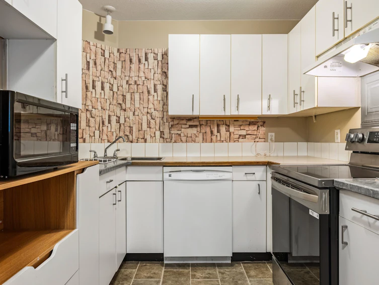 203-46351 Yale Road, Chilliwack, BC, V2P 2P8 - 6