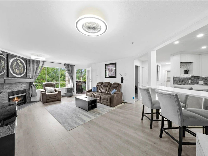 304 - 5450 208th Street, Langley BC V3A 2J9
